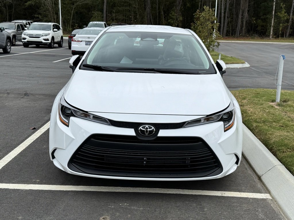 2026 Toyota Corolla LE photo 2