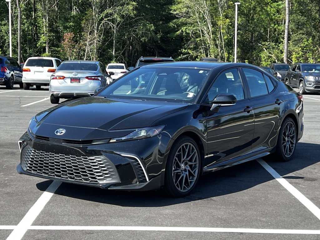 2025 Toyota Camry SE photo 2