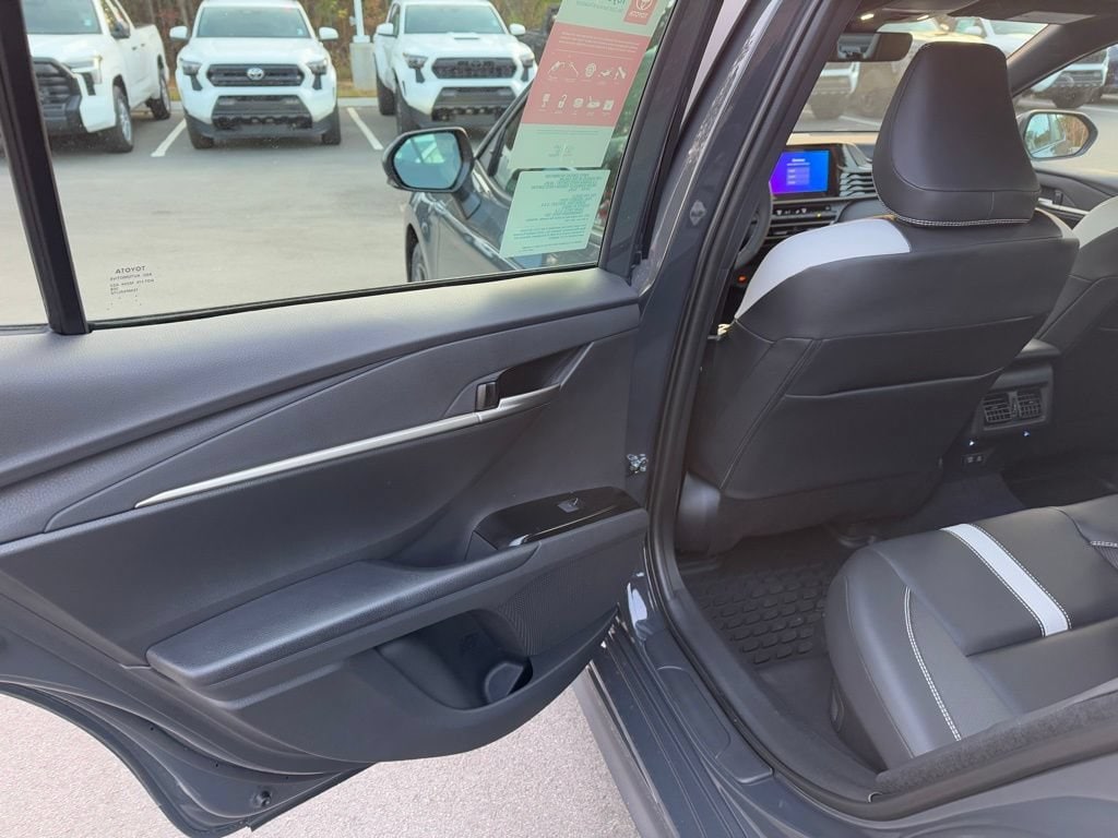 2026 Toyota Camry SE - Photo 31