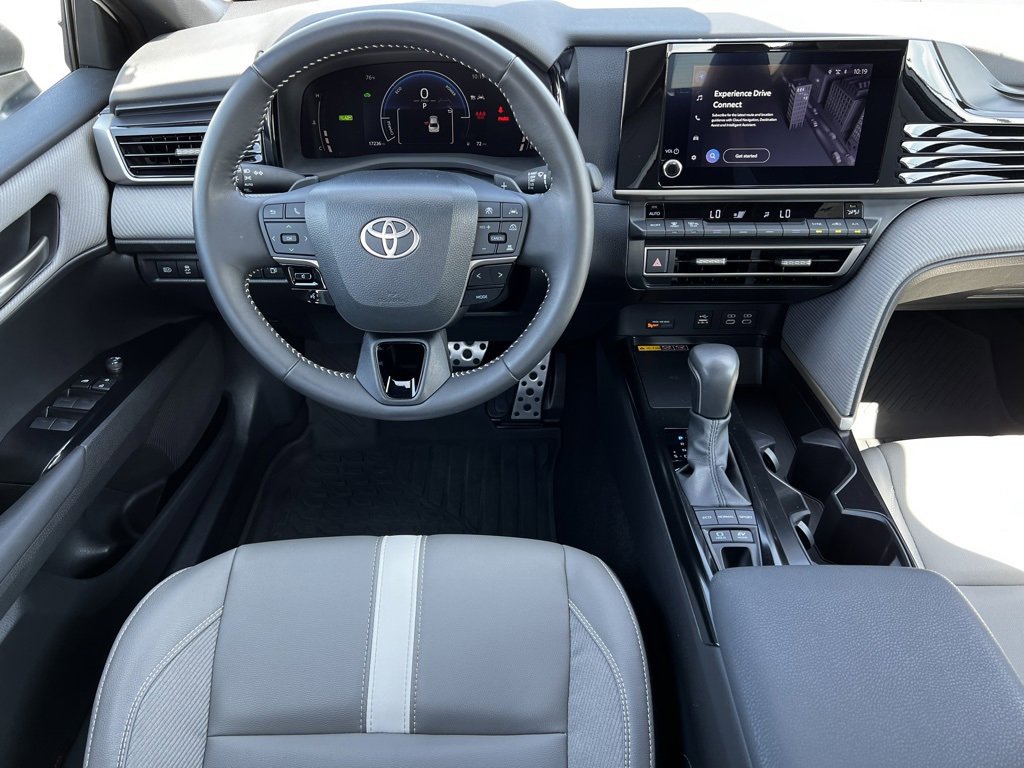 2025 Toyota Camry XLE photo 3