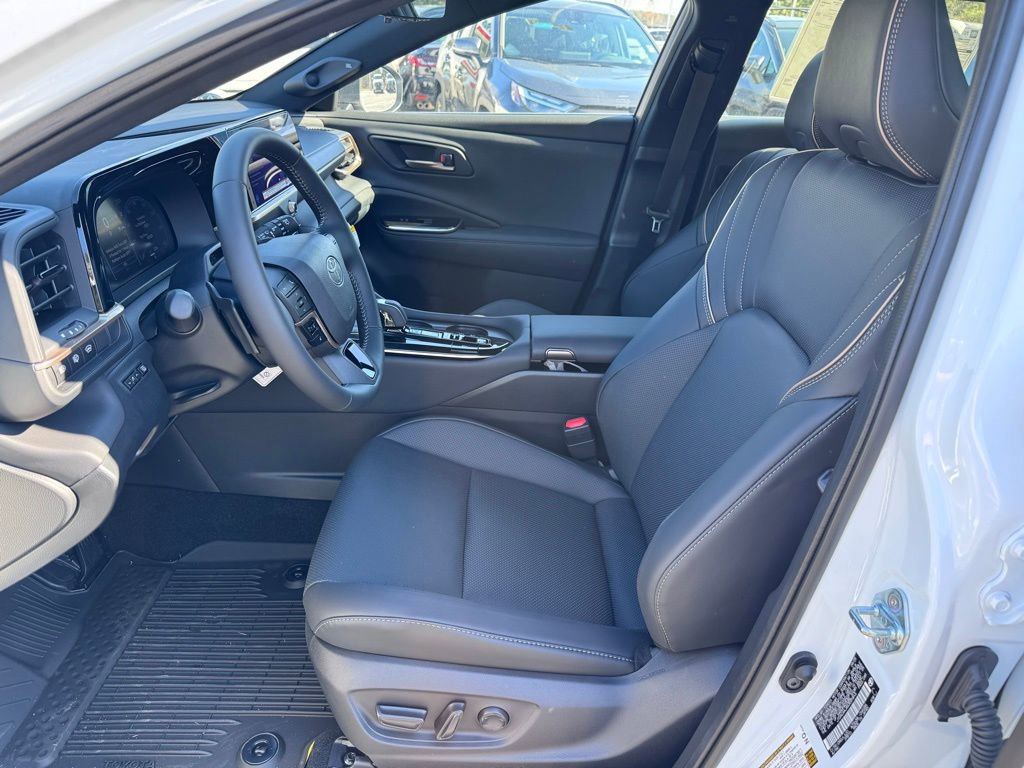 2025 Toyota Crown Signia Limited - Photo 30