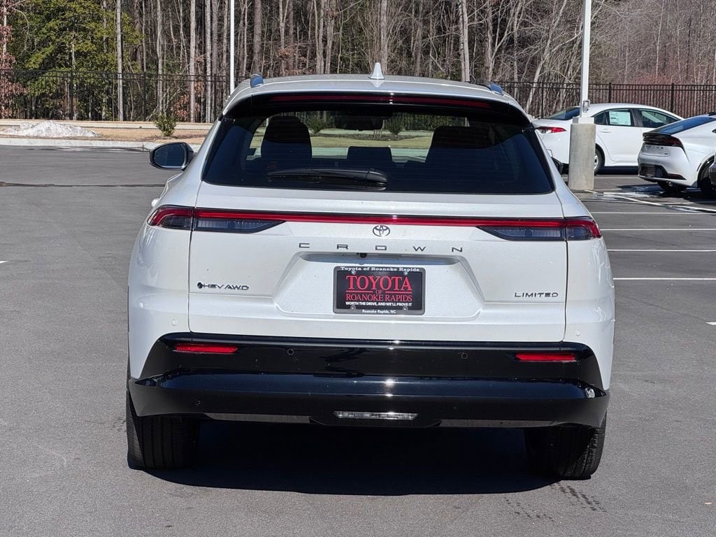 2025 Toyota Crown Signia Limited - Photo 10