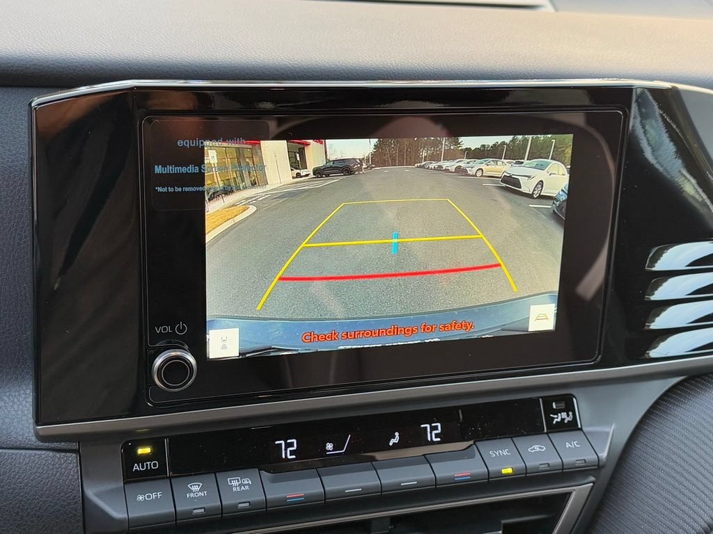 2026 Toyota Camry SE - Photo 16