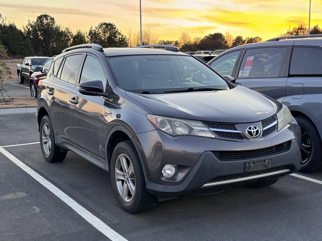 2015 Toyota RAV4 XLE's photo