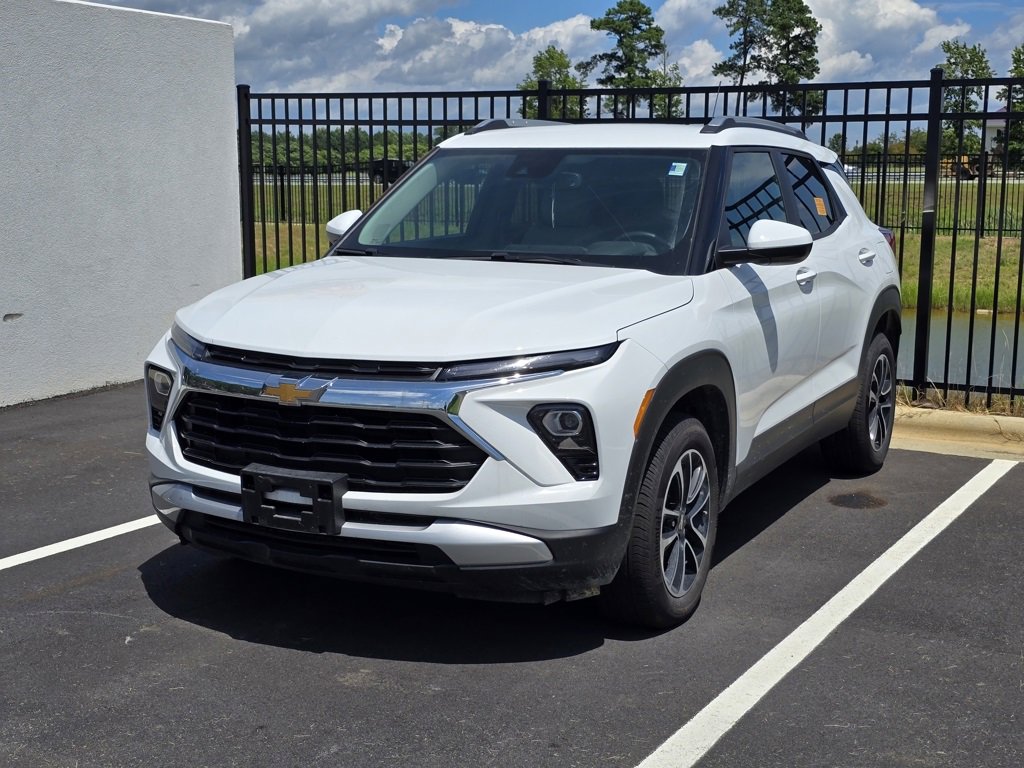 2024 Chevrolet Trailblazer LT photo 3