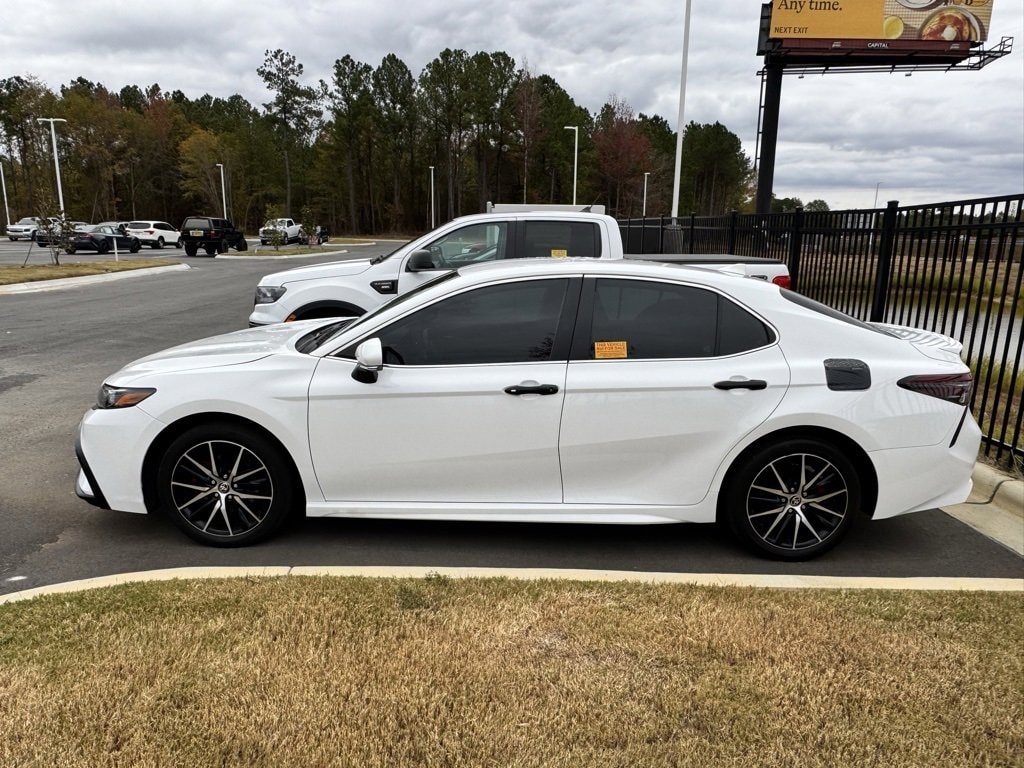 Used 2024 Toyota Camry SE Sedan