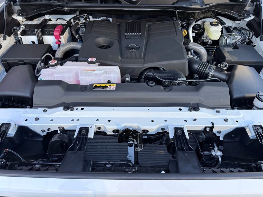 2026 Toyota Tundra SR5 - Photo 10