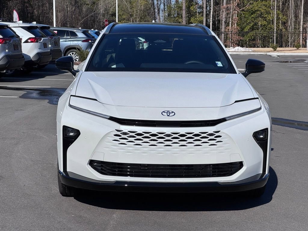 2025 Toyota Crown Signia Limited - Photo 12