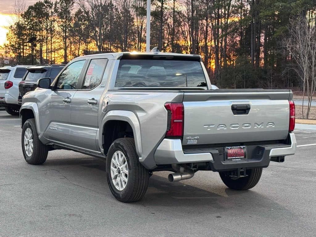 2025 Toyota Tacoma SR5 - Photo 22