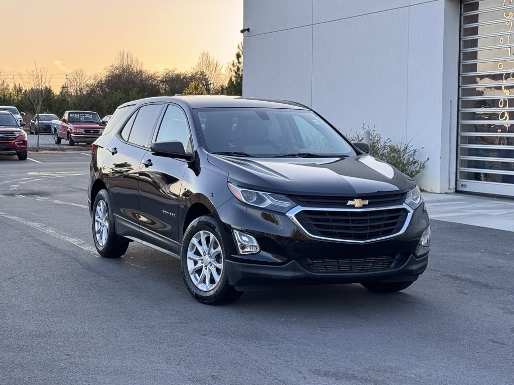 2019 Chevrolet Equinox LS's photo