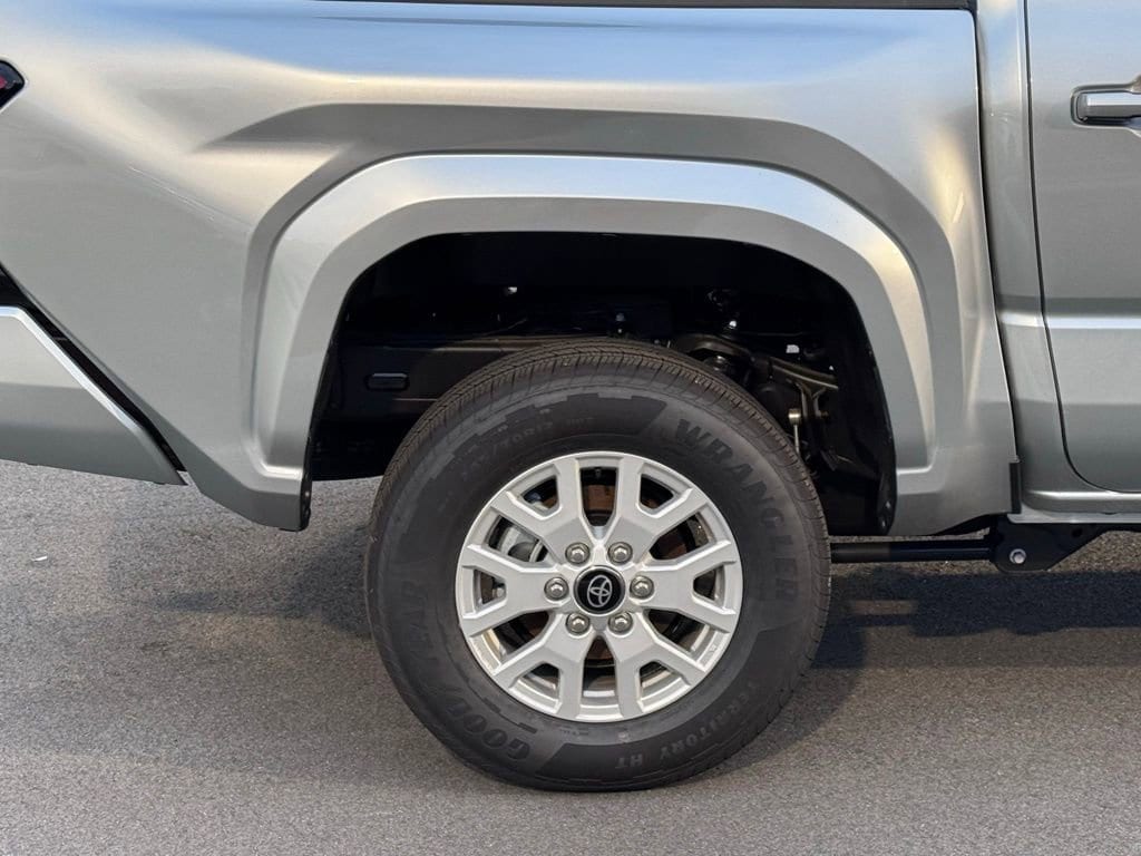 2025 Toyota Tacoma SR5 - Photo 38