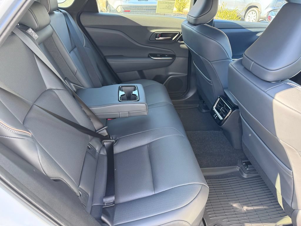 2025 Toyota Crown Signia Limited - Photo 33
