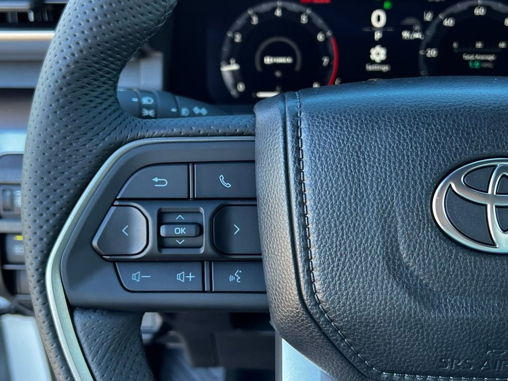 2025 Toyota Tacoma TRD Sport - Photo 17