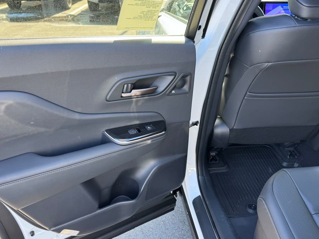 2025 Toyota Crown Signia Limited - Photo 27