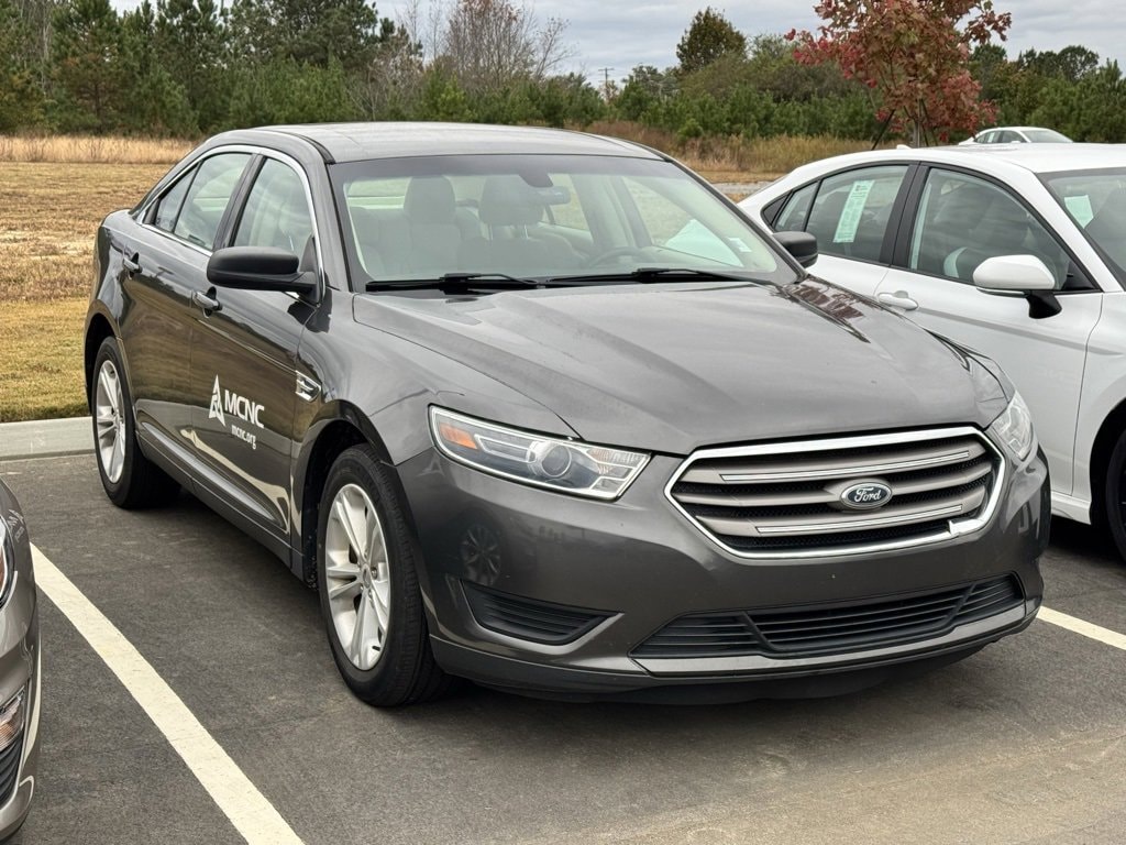 Used 2018 Ford Taurus SE Sedan
