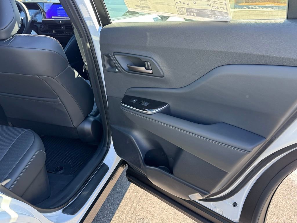 2025 Toyota Crown Signia Limited - Photo 26