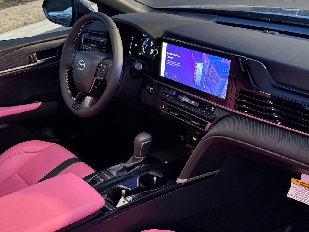 2026 Toyota Camry SE - Photo 7