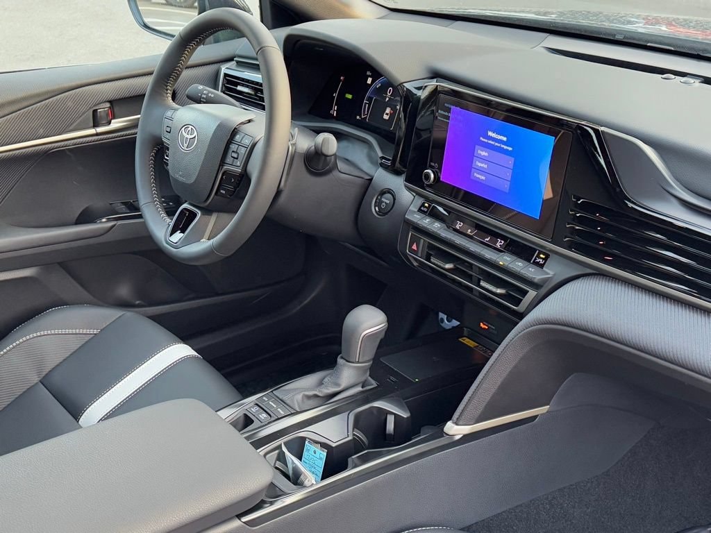 2026 Toyota Camry SE - Photo 7