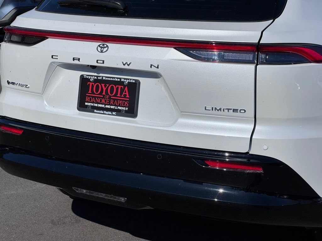 2025 Toyota Crown Signia Limited - Photo 42