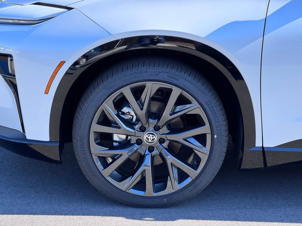 2025 Toyota Crown Signia Limited - Photo 39