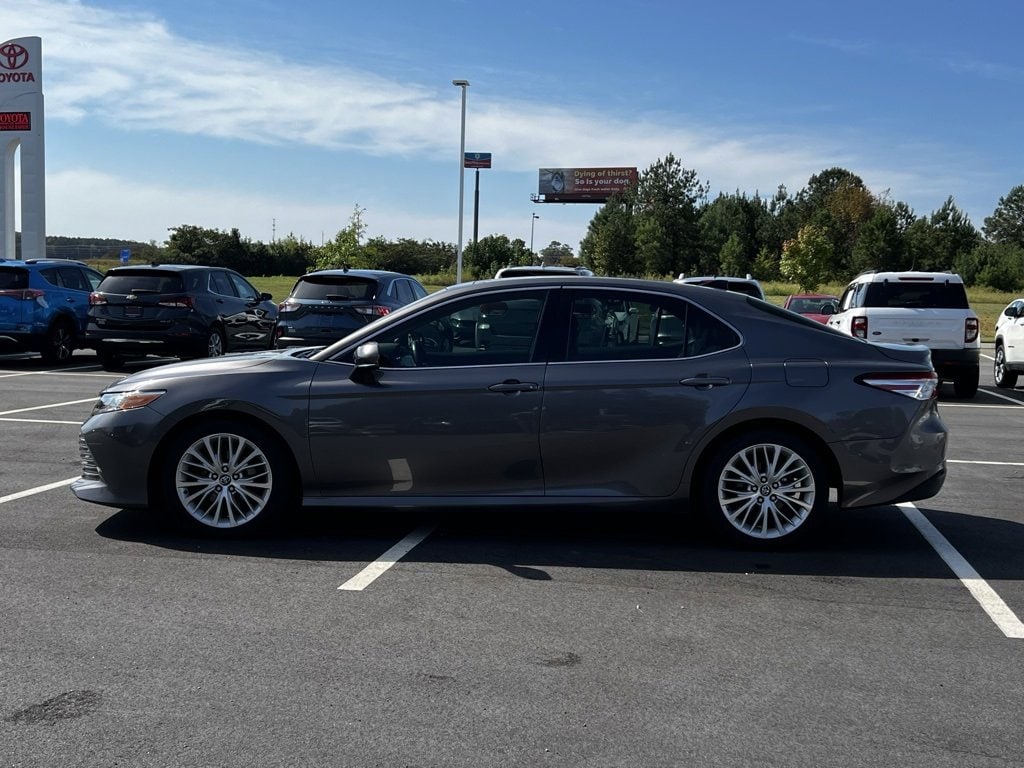 Used 2020 Toyota Camry XLE Sedan