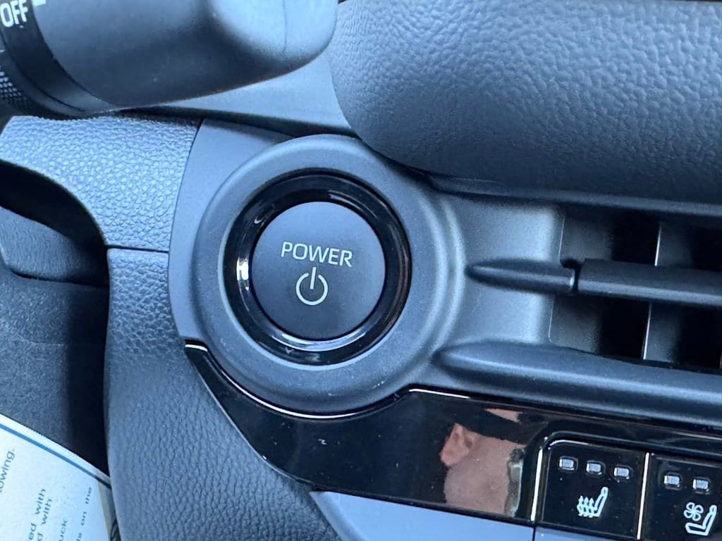 2025 Toyota Crown Signia Limited - Photo 17