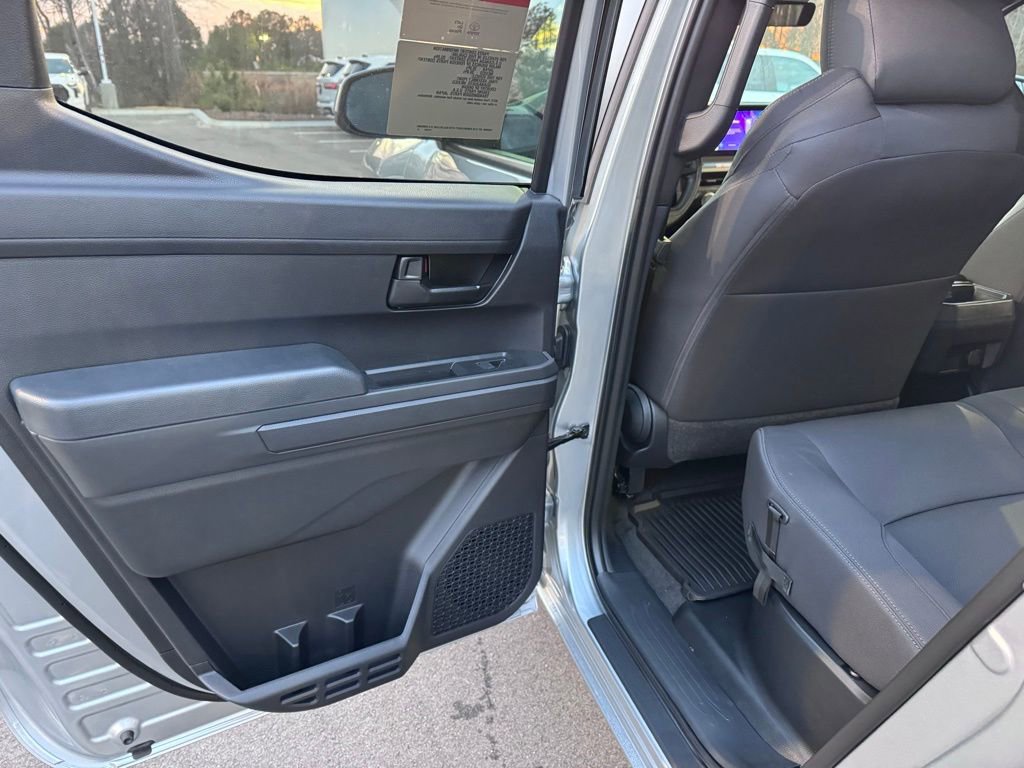 2025 Toyota Tacoma SR5 - Photo 31