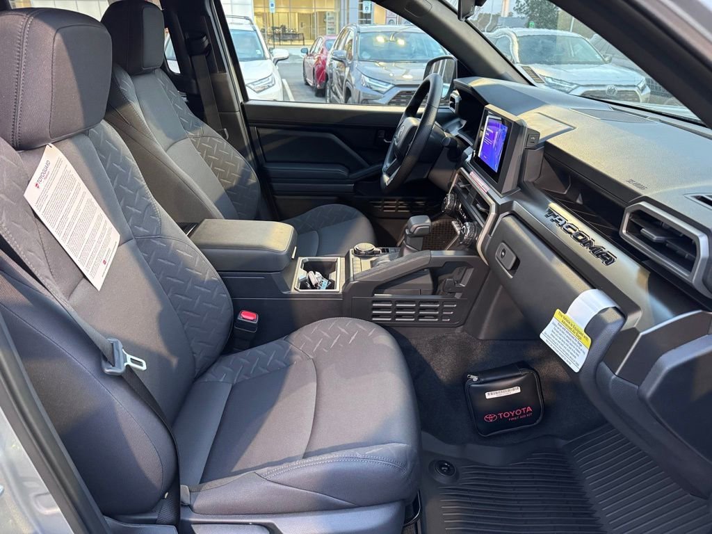 2025 Toyota Tacoma SR5 - Photo 27