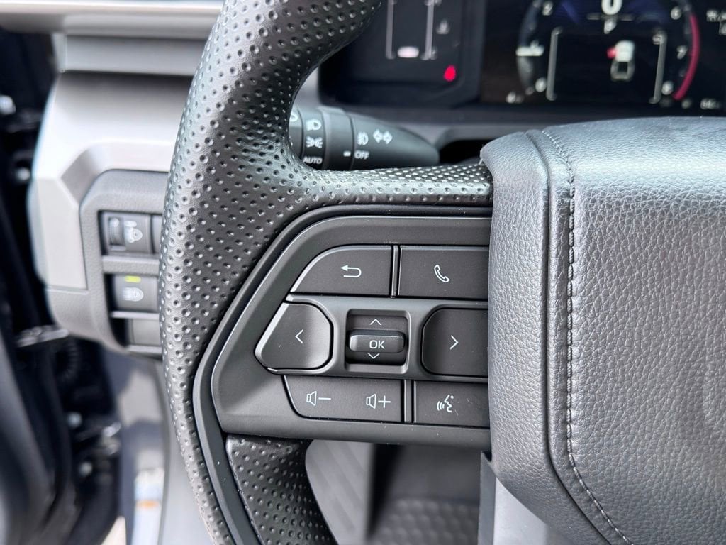 2026 Toyota Tacoma SR5 - Photo 17