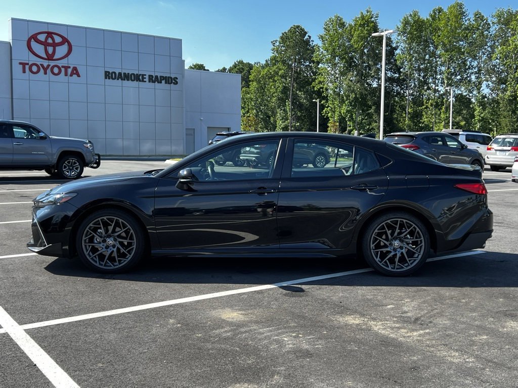 2025 Toyota Camry SE photo 3