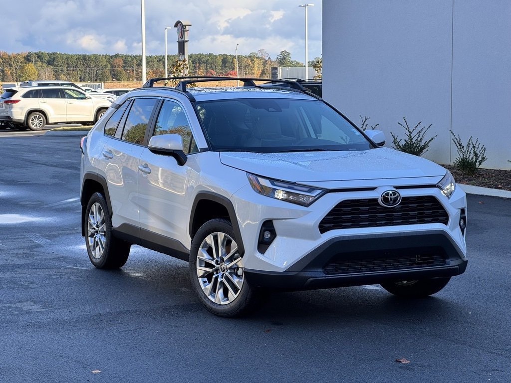 2025 Toyota RAV4 XLE Premium's photo
