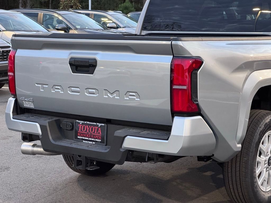 2025 Toyota Tacoma SR5 - Photo 37