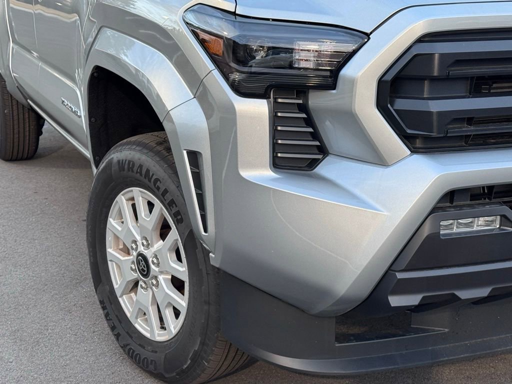 2025 Toyota Tacoma SR5 - Photo 40