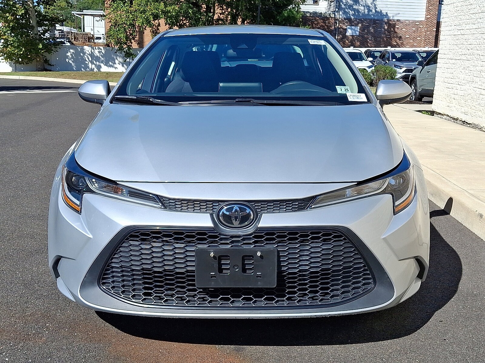 2020 Toyota Corolla LE photo 2