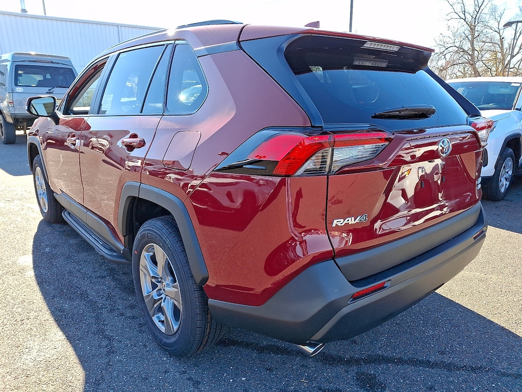 New 2025 Toyota RAV4 XLE XLE AWD SUV