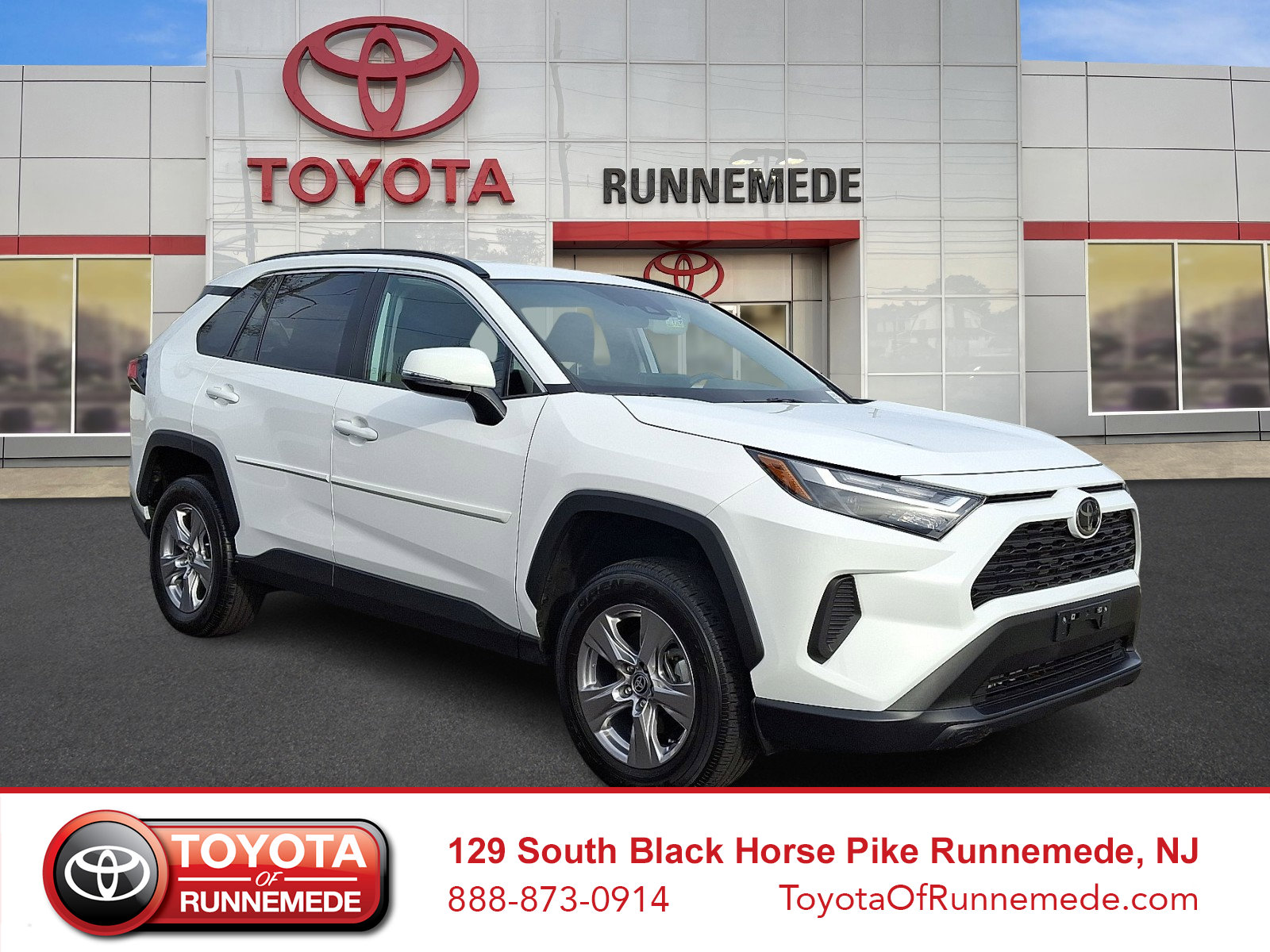 2023 Toyota RAV4 XLE's photo