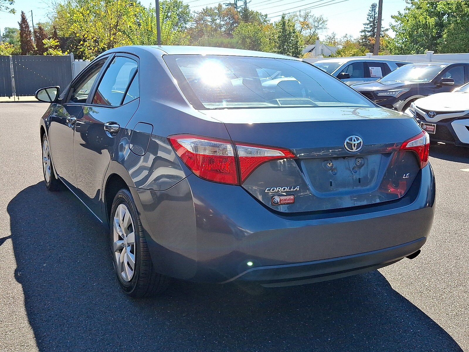 2015 Toyota Corolla LE photo 3
