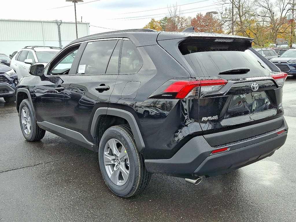 New 2025 Toyota RAV4 XLE XLE AWD SUV