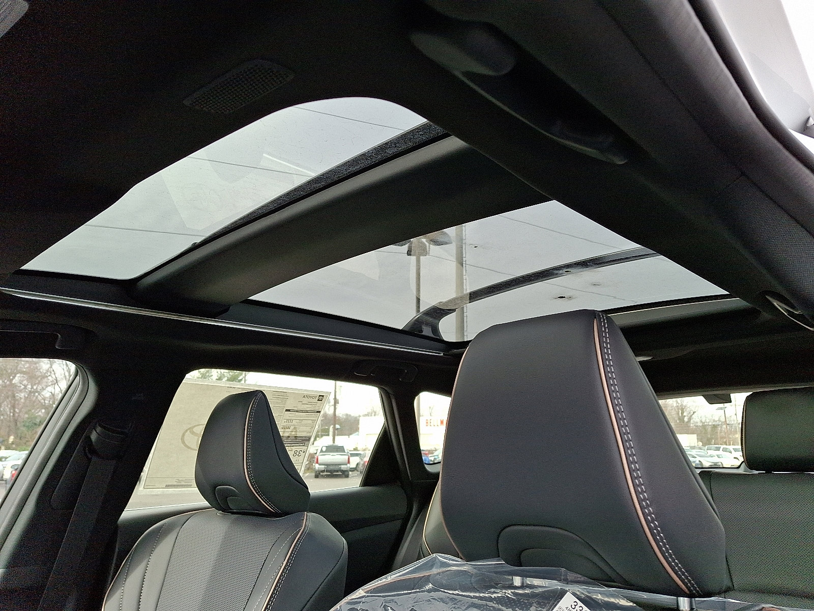 2025 Toyota Crown Signia Limited - Photo 8