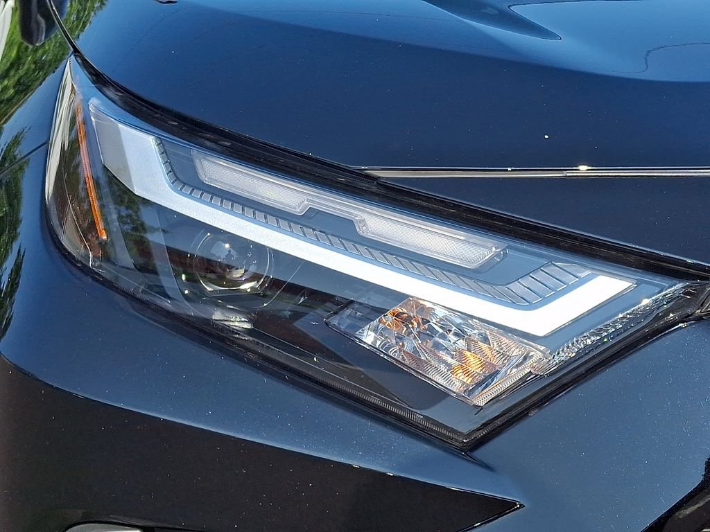 2025 Toyota RAV4 XLE - Photo 9