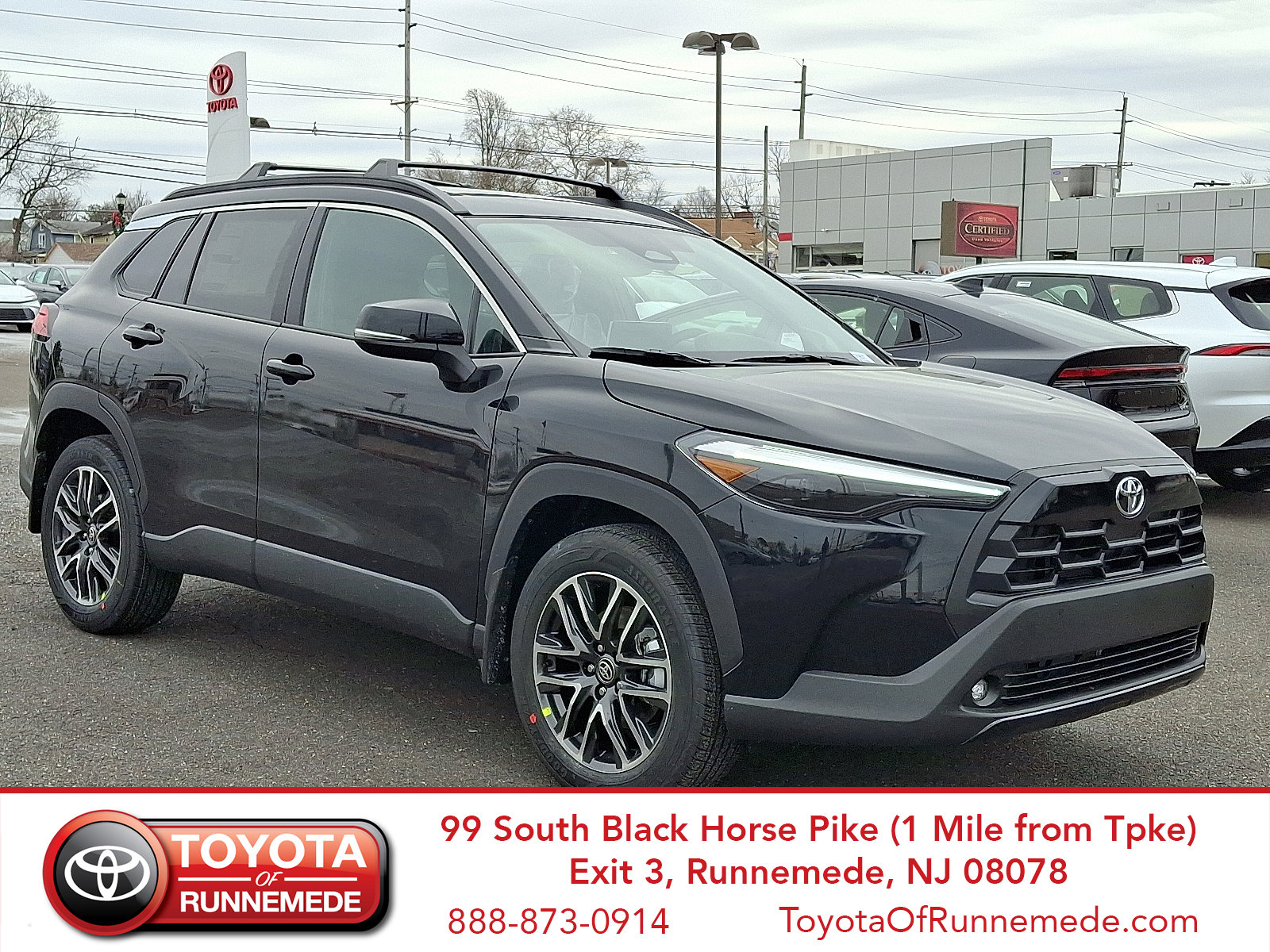 2026 Toyota Corolla Cross XLE's photo