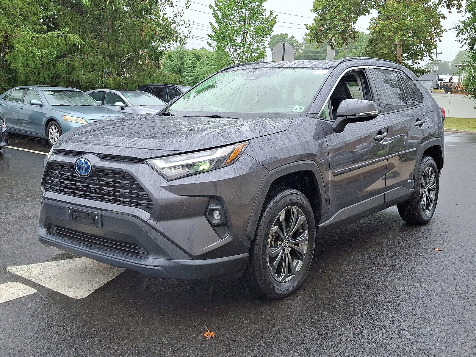 2022 Toyota RAV4 Hybrid XLE Premium photo 2
