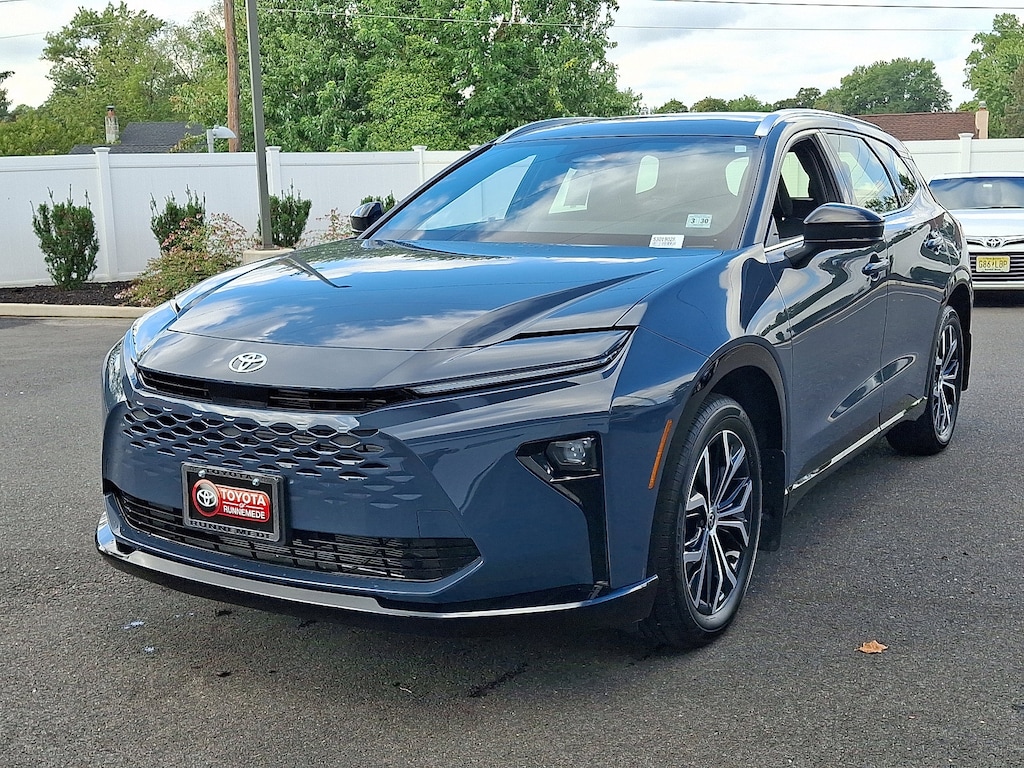 Certified 2025 Toyota Crown Signia XLE Sport Utility