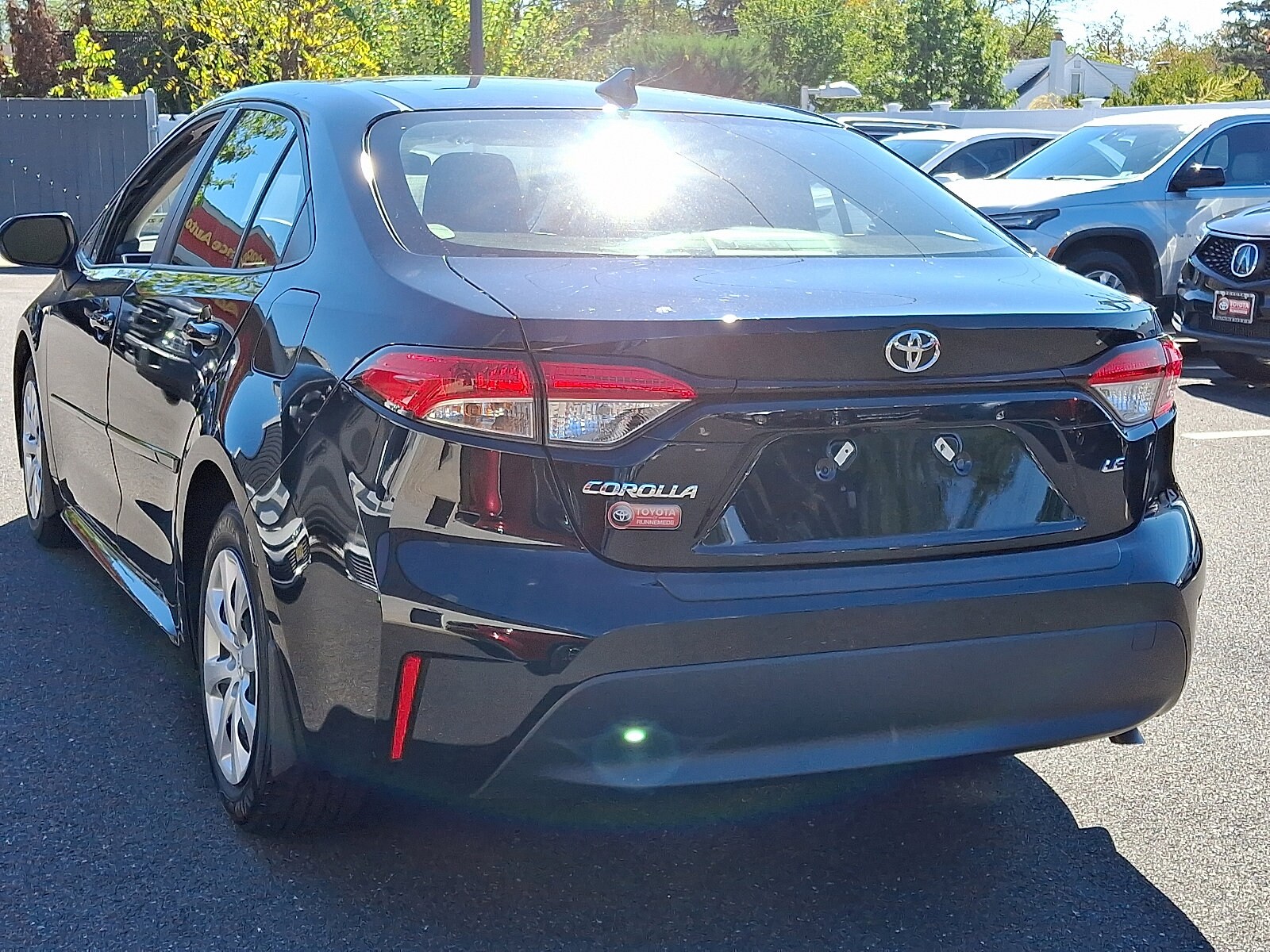 2023 Toyota Corolla LE photo 2