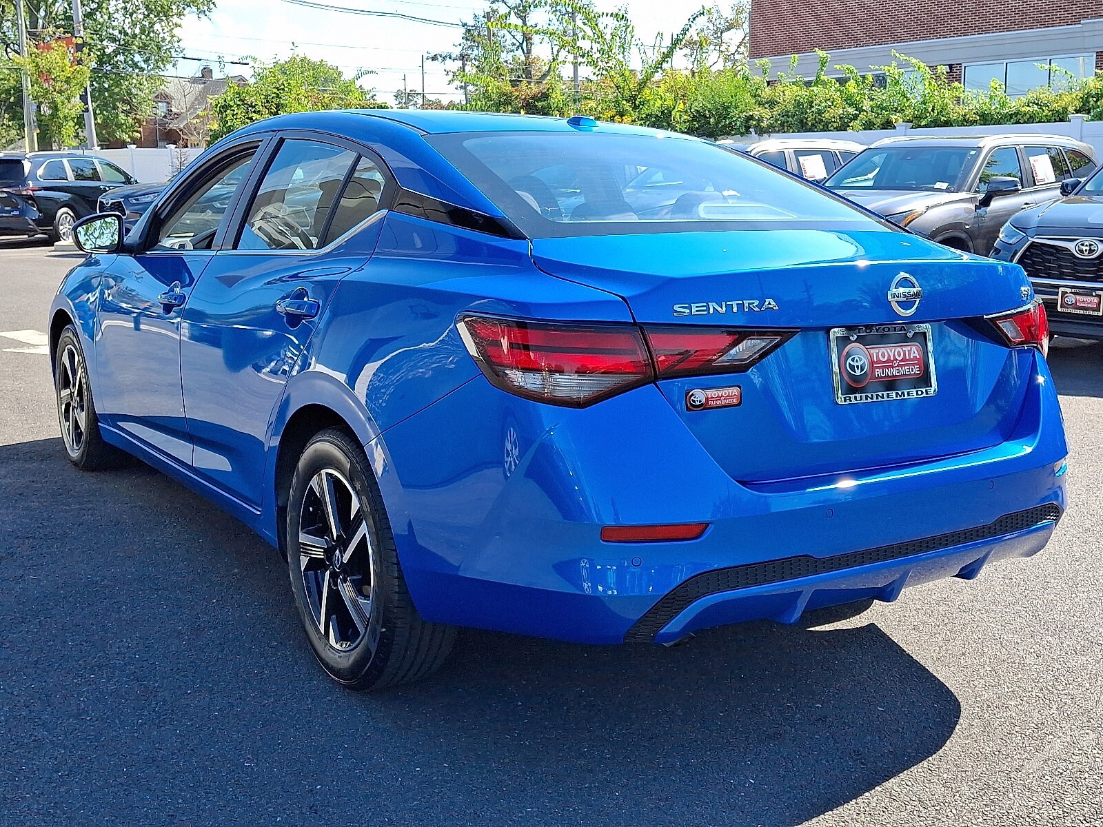 2024 Nissan Sentra SV photo 4