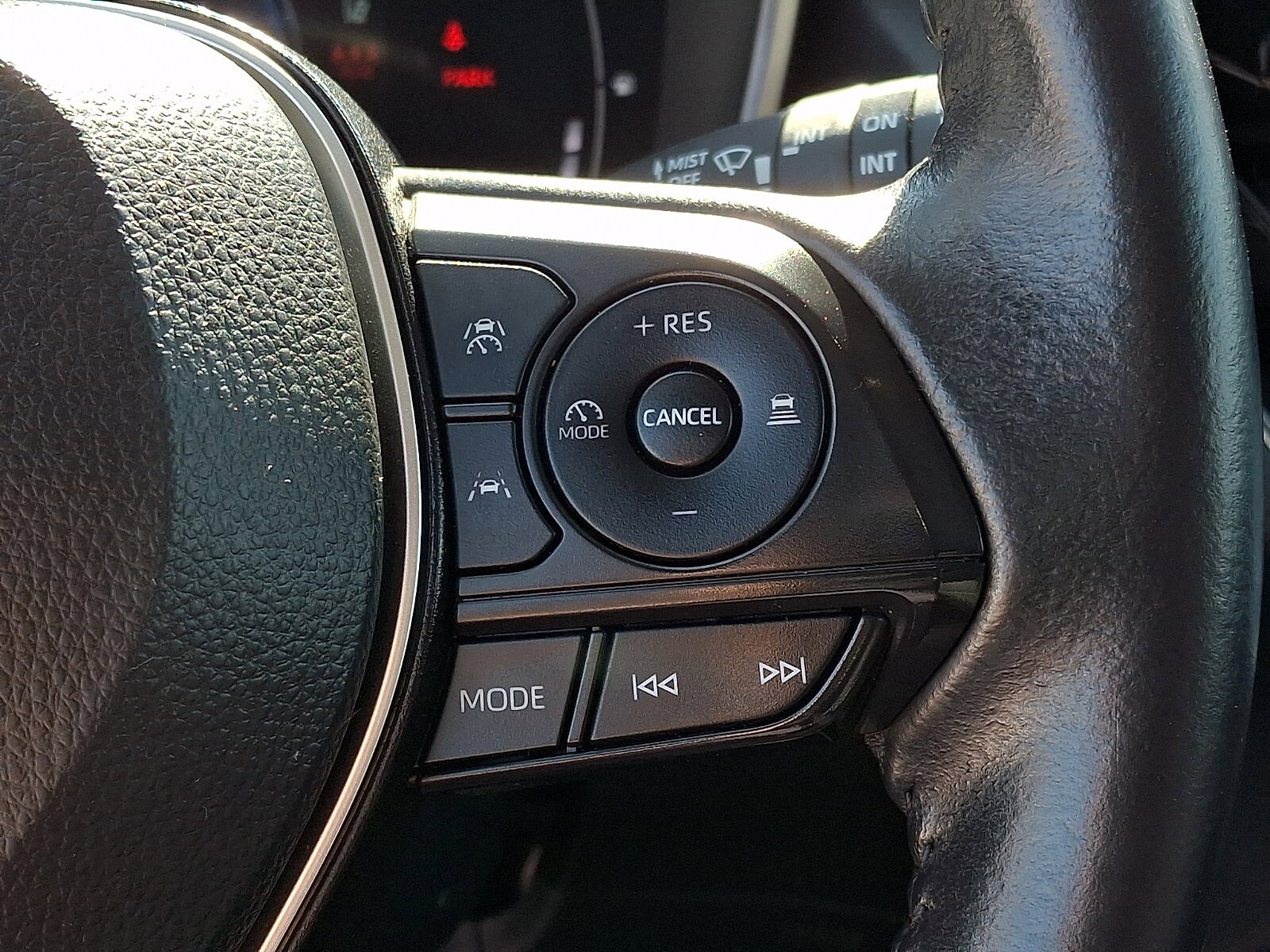 2024 Toyota Corolla Cross XLE - Photo 24