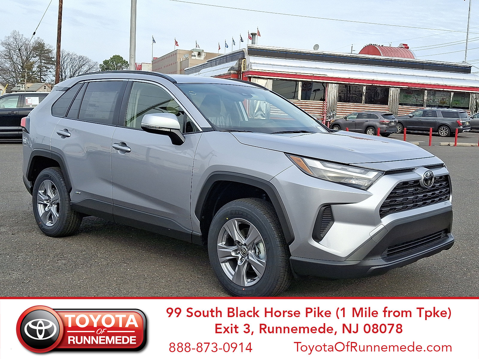 2025 Toyota RAV4 LE's photo