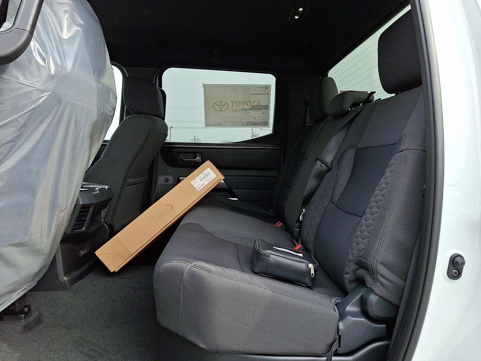 2026 Toyota Tundra SR5 - Photo 6