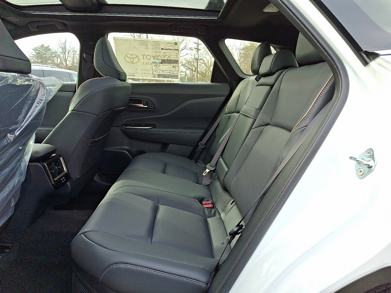 2025 Toyota Crown Signia Limited - Photo 6