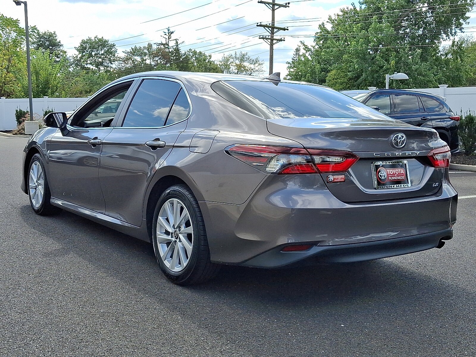 2023 Toyota Camry LE photo 4